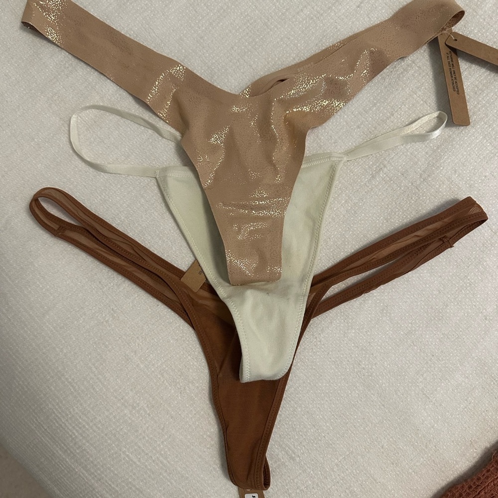 Skims Thongs